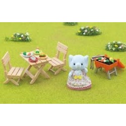 Figura. SET DE PICNIC DE MYRIAM ELEFANTE. Ternurines. Sylvanian Families